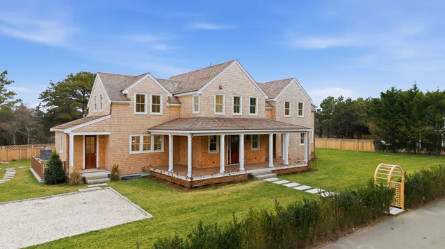 $9,995,000 | 7 Moors End Lane, Nantucket, MA 02554