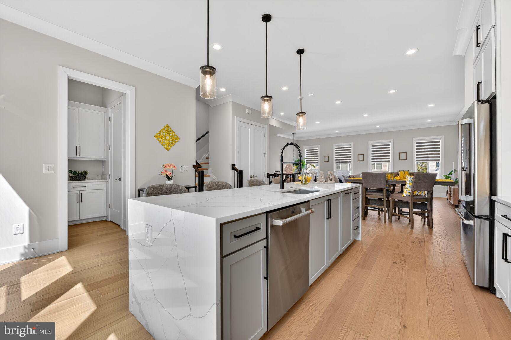 14665 Battery Ridge Lane Centreville, VA 20120 - Photo 14 of 66 a kitchen with a sink stove and cabinets