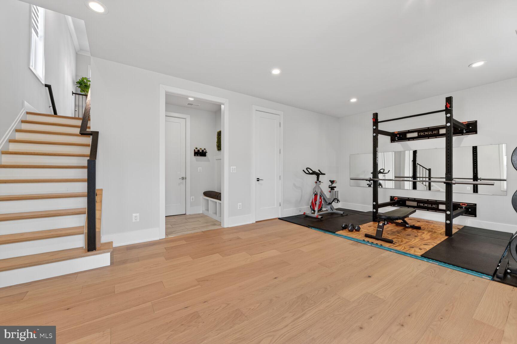 14665 Battery Ridge Lane Centreville, VA 20120 - Photo 46 of 66 a bed room with a bed and furniture