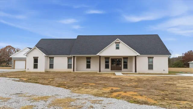 $420,000 | 1227 County Road 90, New Albany, MS 38652