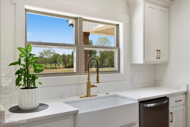 $420,000 | 1227 County Road 90, New Albany, MS 38652