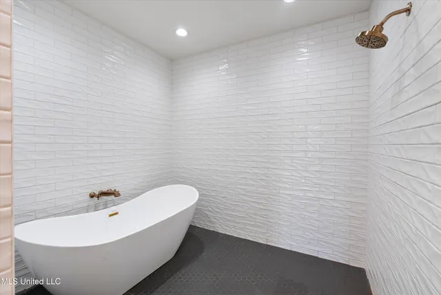 $420,000 | 1227 County Road 90, New Albany, MS 38652