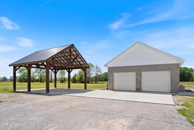 $420,000 | 1227 County Road 90, New Albany, MS 38652