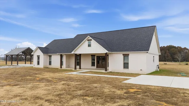 $420,000 | 1227 County Road 90, New Albany, MS 38652