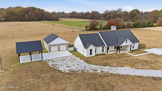 $420,000 | 1227 County Road 90, New Albany, MS 38652
