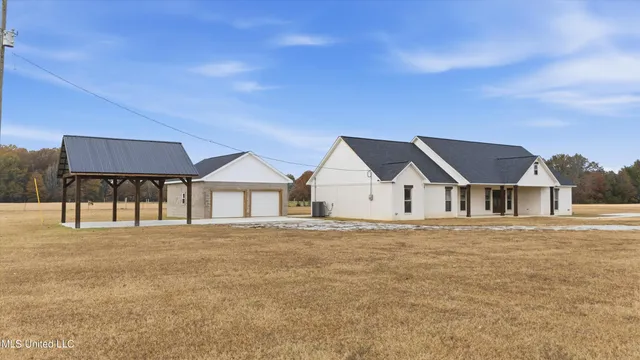$420,000 | 1227 County Road 90, New Albany, MS 38652