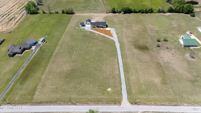 $420,000 | 1227 County Road 90, New Albany, MS 38652