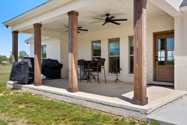 $420,000 | 1227 County Road 90, New Albany, MS 38652