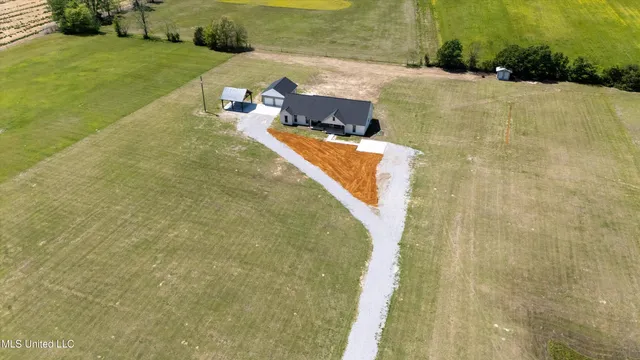 $420,000 | 1227 County Road 90, New Albany, MS 38652