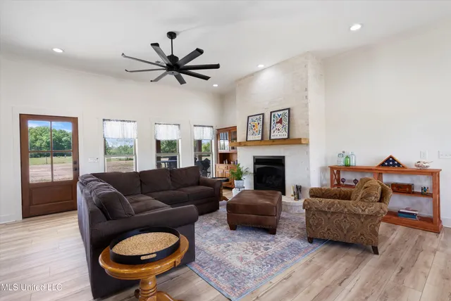 $420,000 | 1227 County Road 90, New Albany, MS 38652