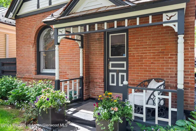 $125,000 | 105 East Hallam Street, Aspen, CO 81611