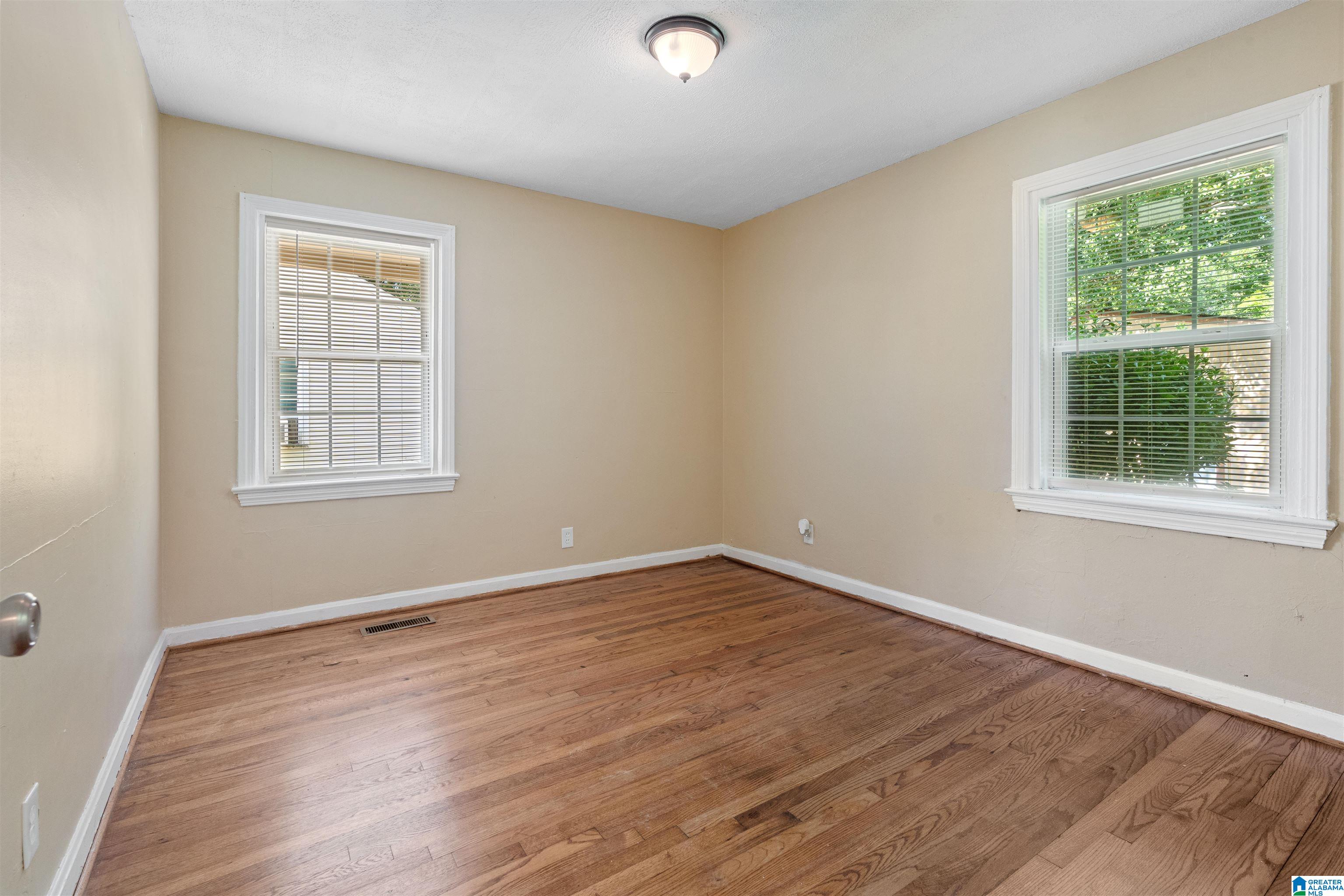 900 25th Street Southwest Birmingham, AL 35211 - Photo 12 of 21