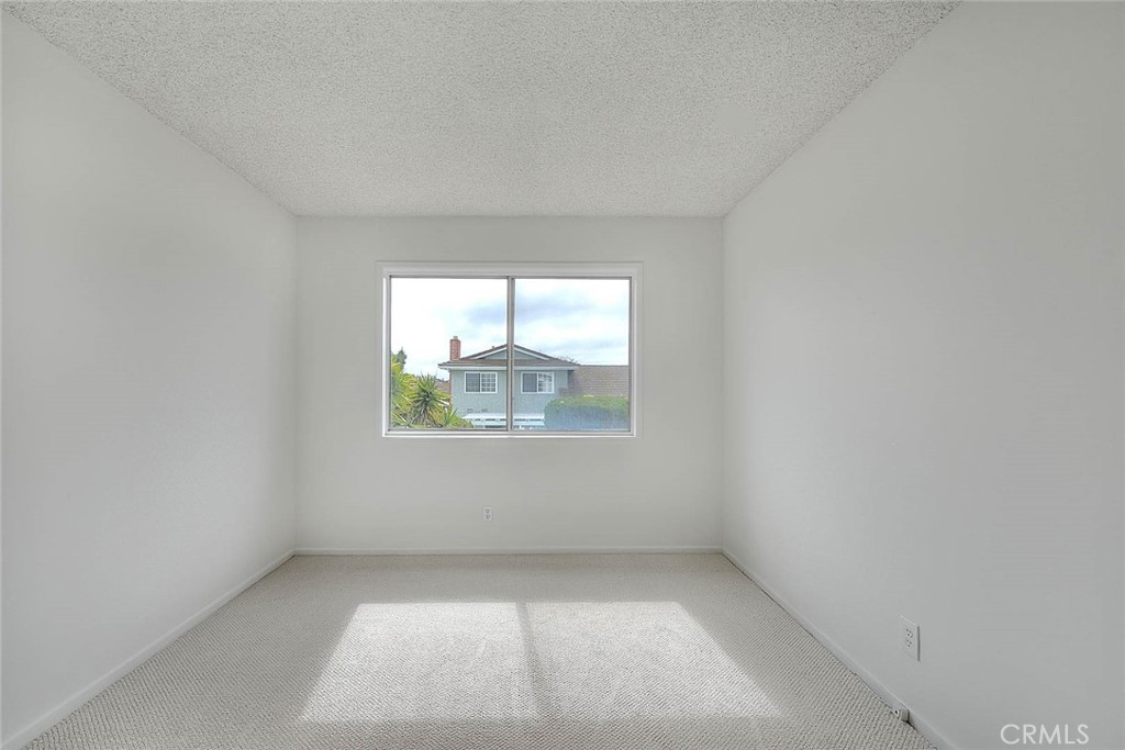 4408 Elder Avenue Seal Beach, CA 90740 - Photo 63 of 73 an empty room with a window