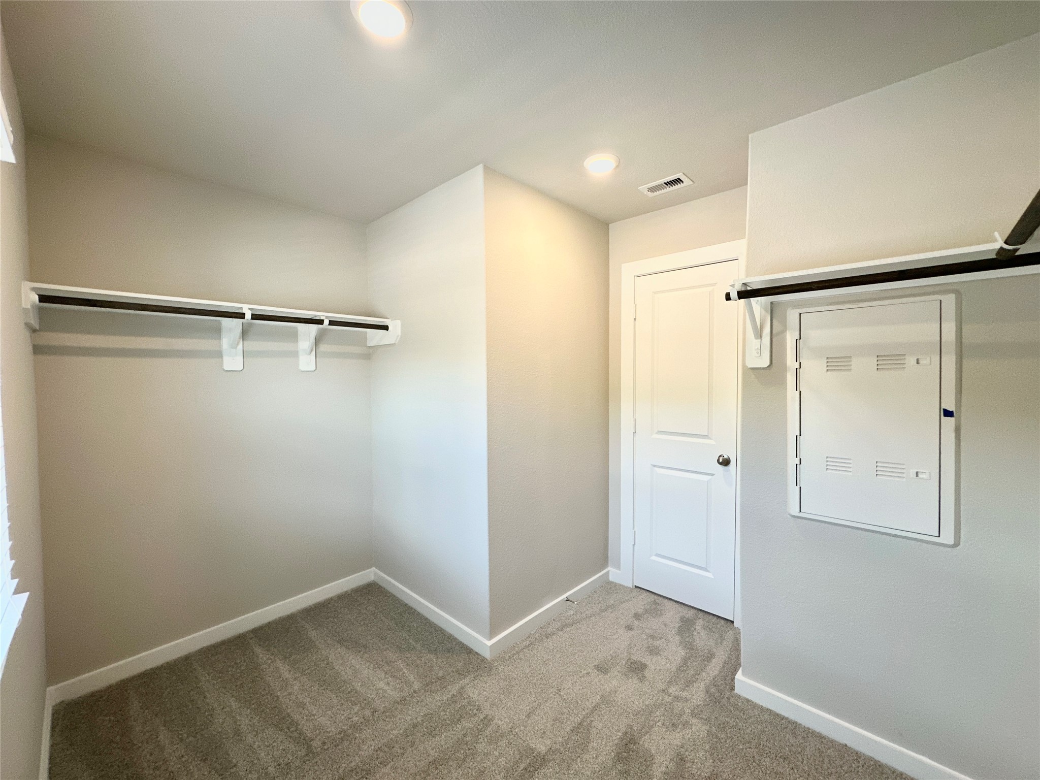 12176 Ridge Top Drive Conroe, TX 77304 - Photo 19 of 31 Big walk in closet.