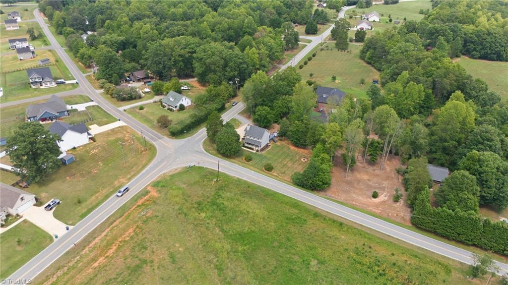 1771 Griffin Road Madison, NC 27025 - Photo 6 of 38 Gallery Image 6