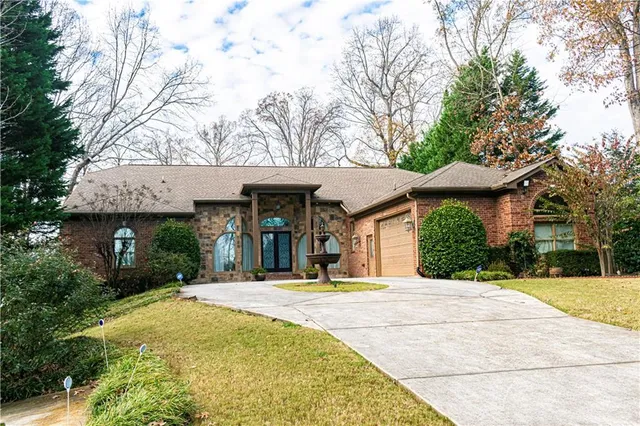 $2,550 | 2050 Oak Grove Road Northeast, Atlanta, GA 30345