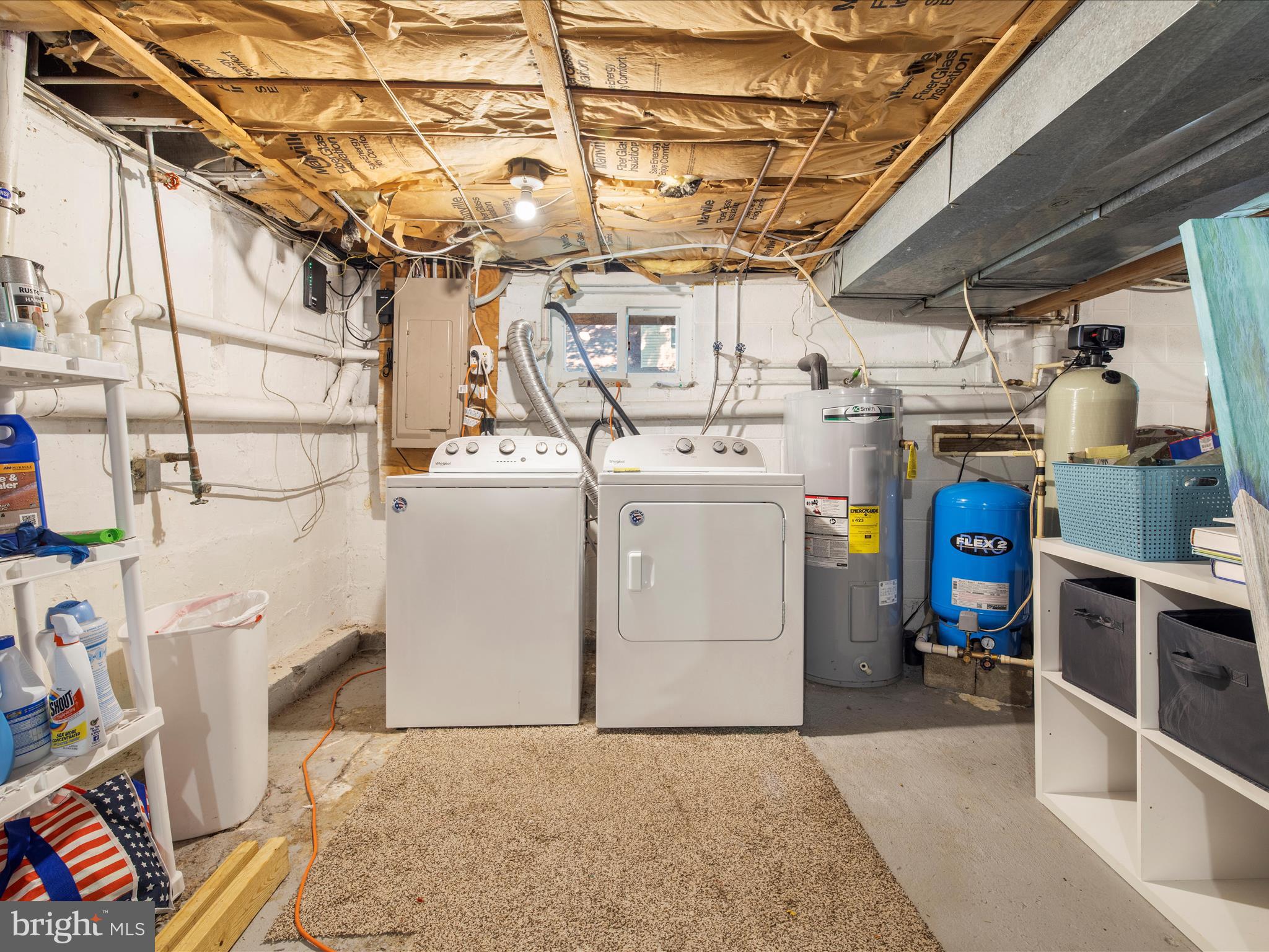 593 Riverside Drive Pasadena, MD 21122 - Photo 23 of 56 a utility room with dryer and washer