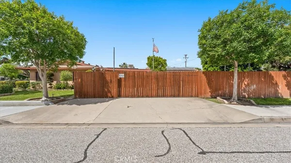 $549,900 | 27196 10th Street, Highland, CA 92346