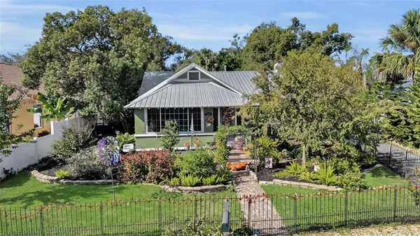 $449,900 | 335 North Simpson Street, Mount Dora, FL 32757