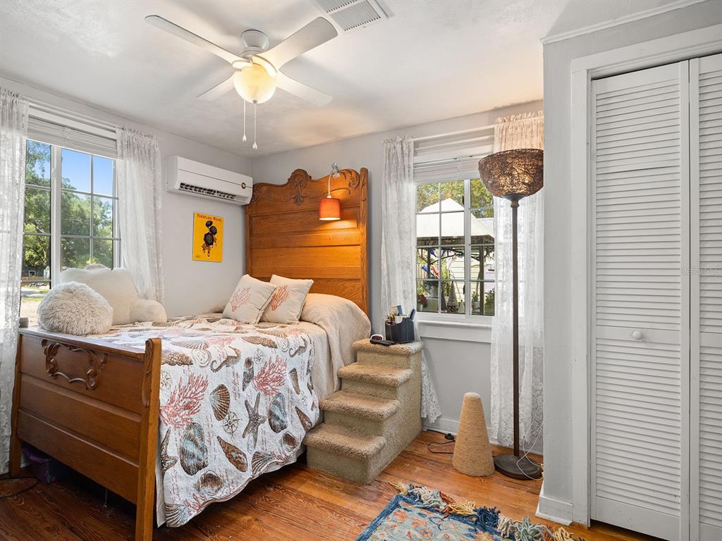 335 North Simpson Street Mount Dora, FL 32757 - Photo 13 of 32