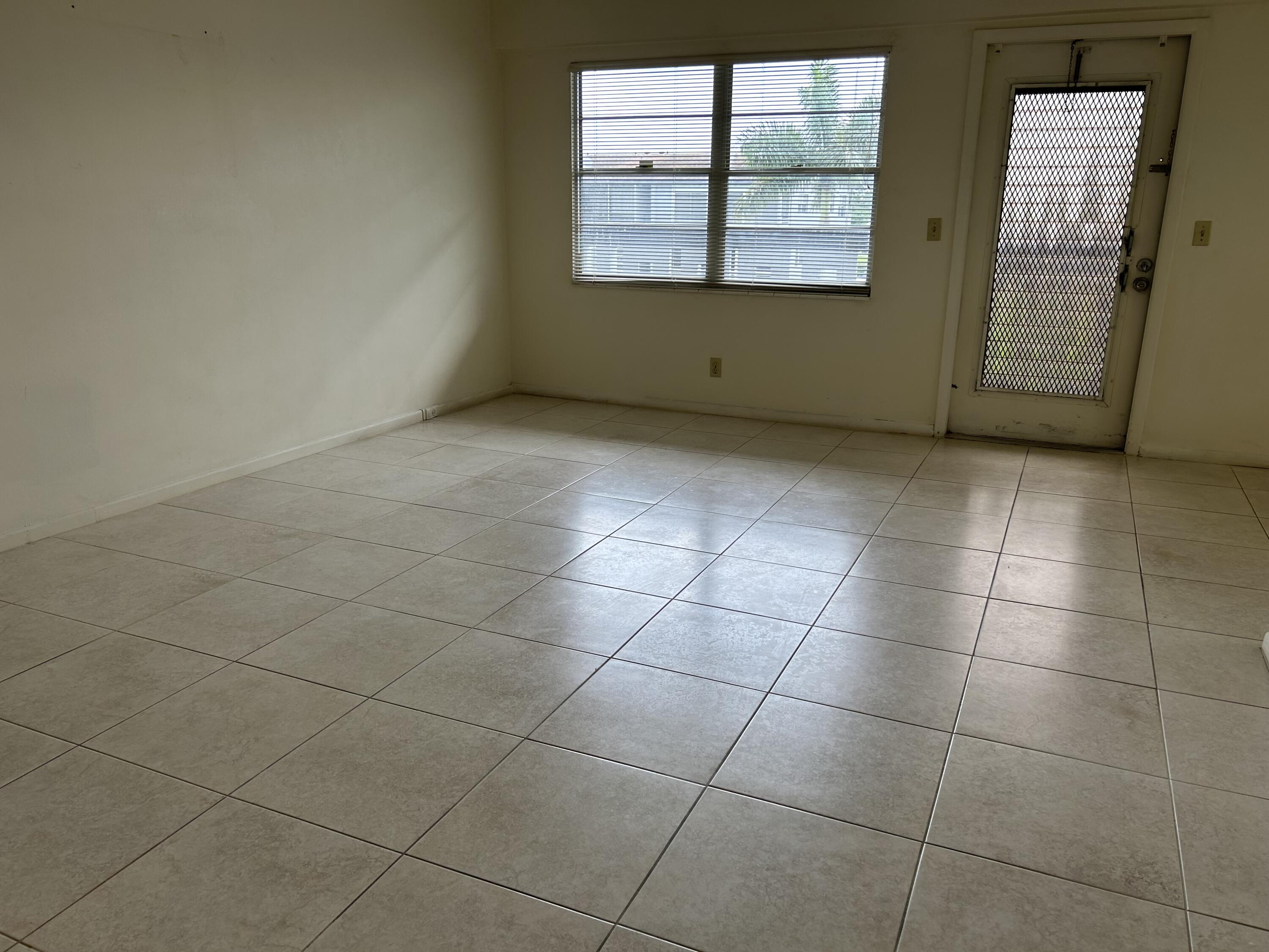 206 Suffolk F, Unit 206E Boca Raton, FL 33434 - Photo 15 of 19 IMG_0542