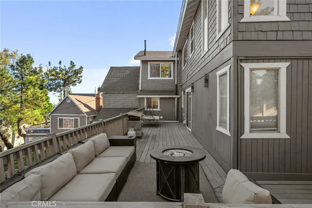 $999,888 | 1015 Summit Drive, Crestline, CA 92325