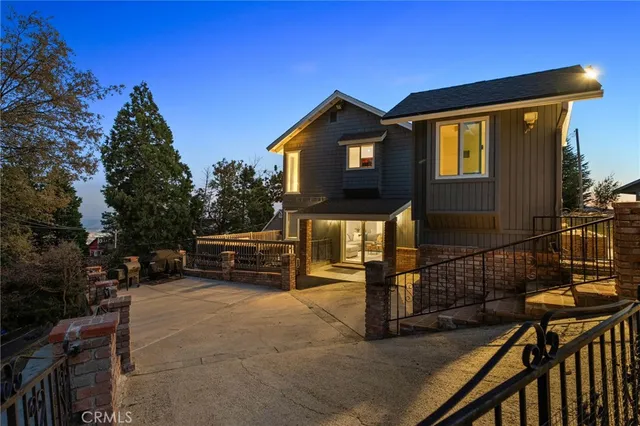 $999,888 | 1015 Summit Drive, Crestline, CA 92325