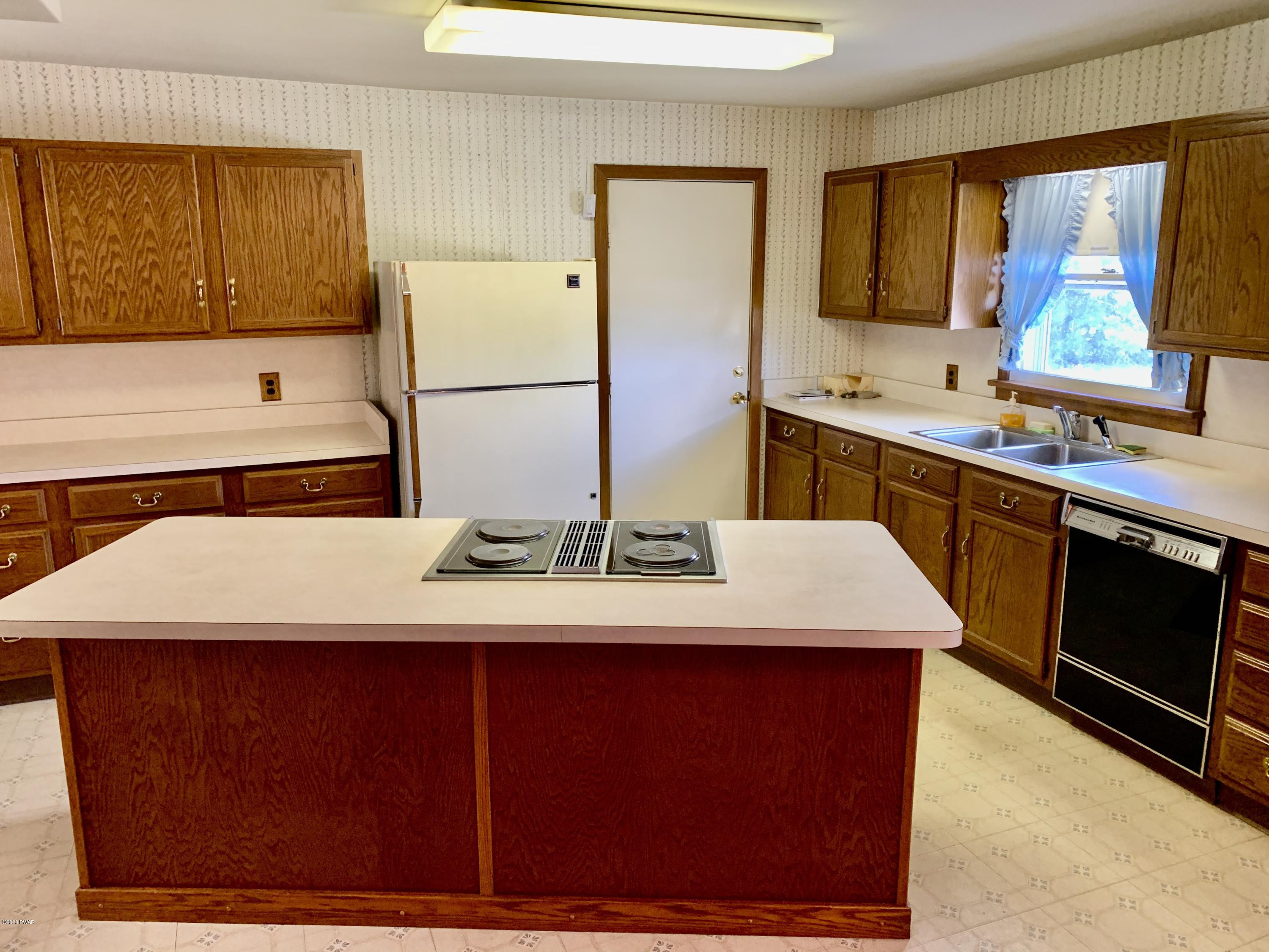 94 North Smith Road Waymart, PA 18472 - Photo 9 of 33 KITCHEN