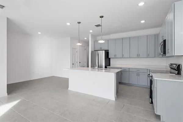 $2,195 | 3036 Suraj Circle, Tavares, FL 32778