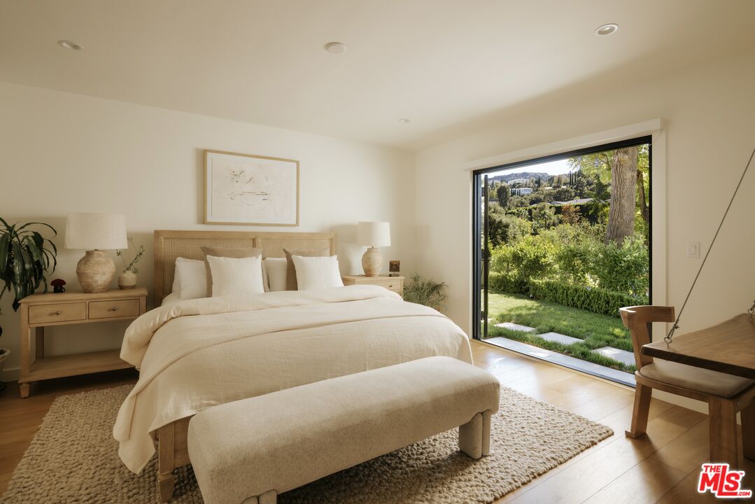 16666 Oldham Street Encino, CA 91436 - Photo 13 of 46