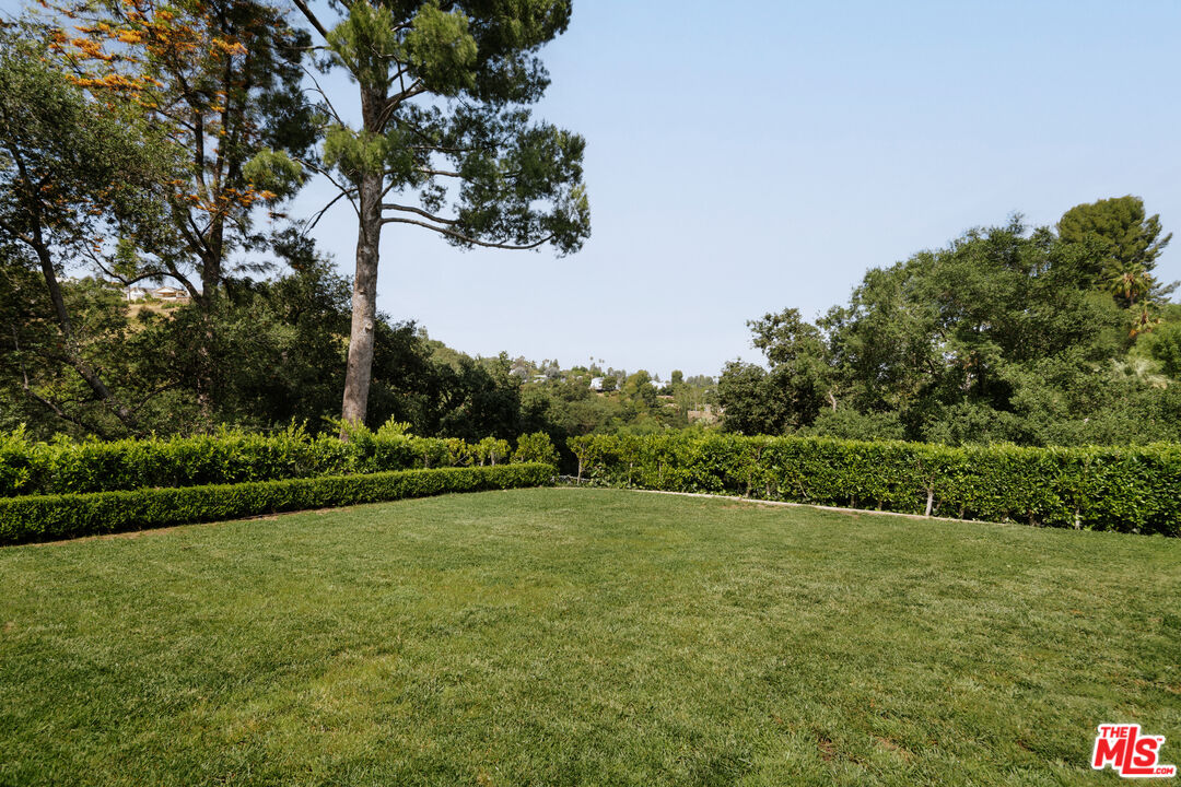 16666 Oldham Street Encino, CA 91436 - Photo 32 of 46