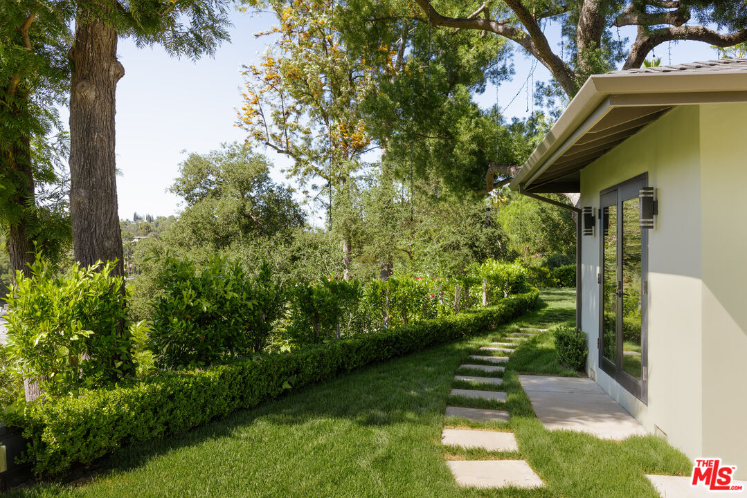16666 Oldham Street Encino, CA 91436 - Photo 35 of 46