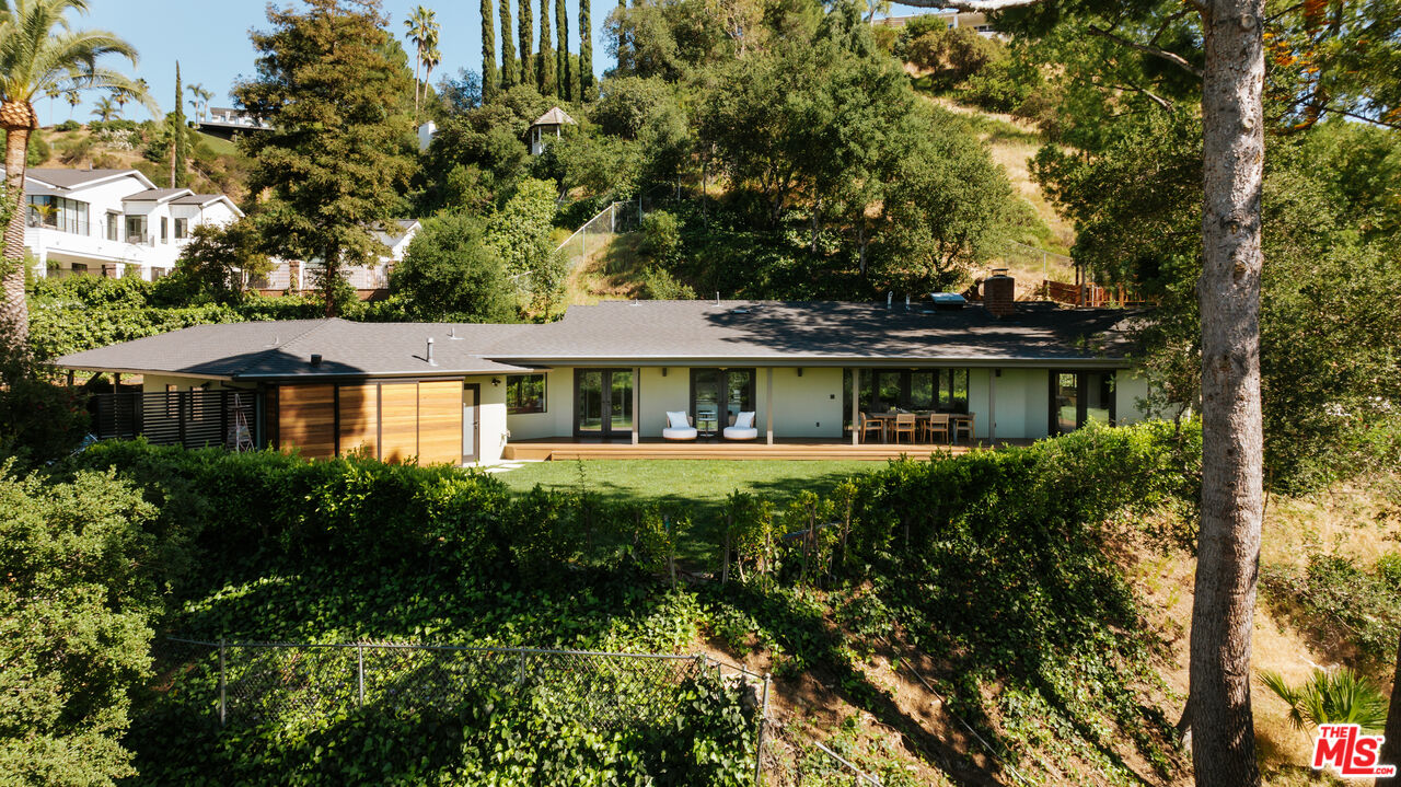 16666 Oldham Street Encino, CA 91436 - Photo 43 of 46