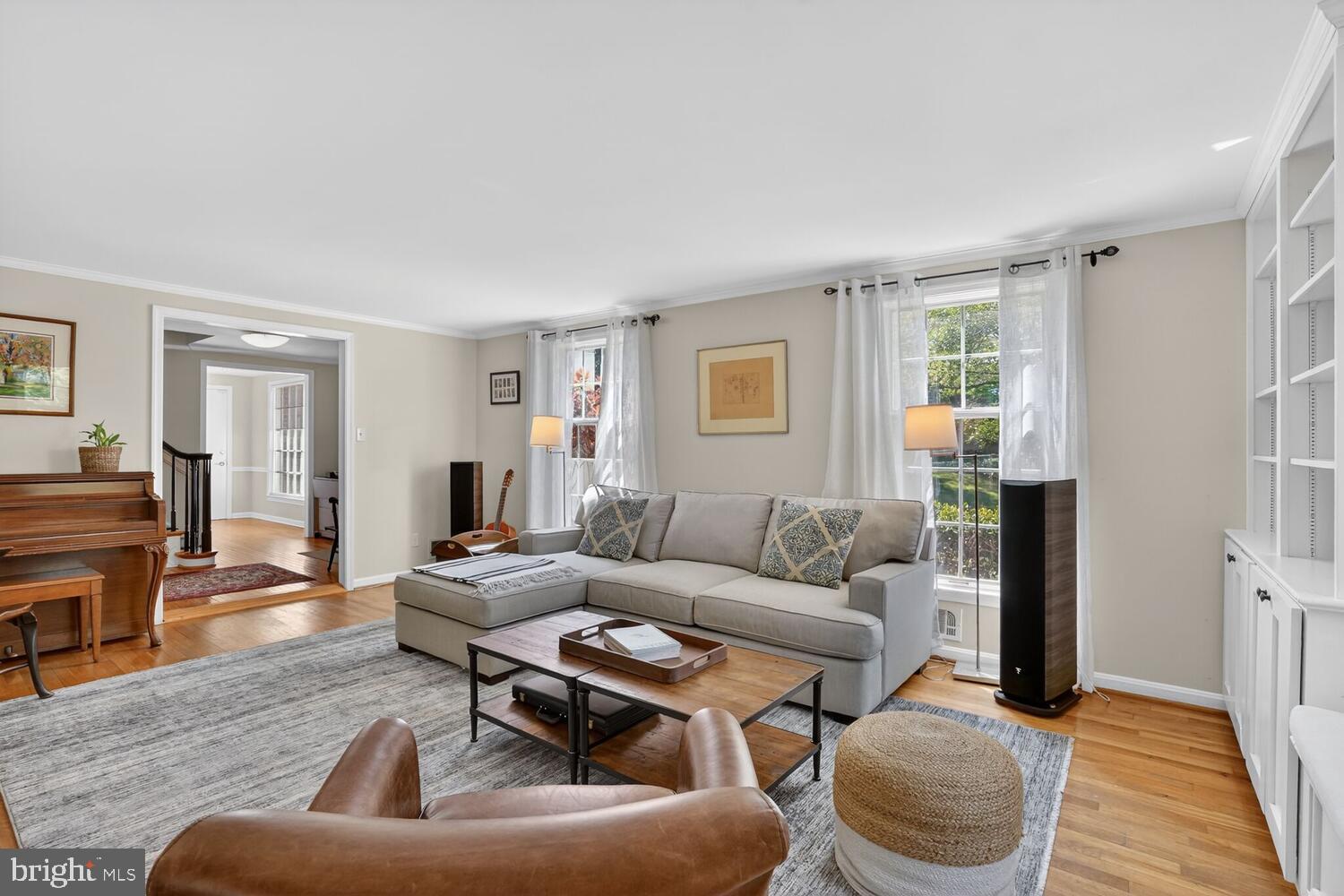 3811 Bent Branch Road Falls Church, VA 22041 - Photo 21 of 65 Living Room