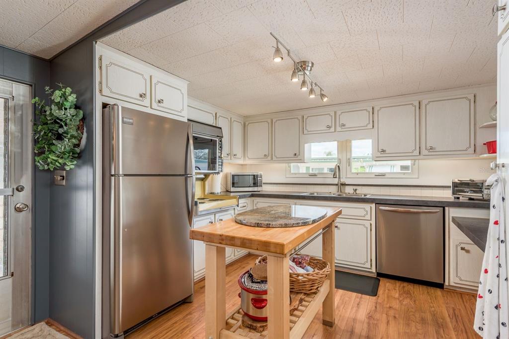 2331 Belleair Road, Unit 906 Clearwater, FL 33764 - Photo 6 of 41