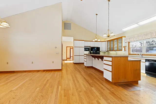 $649,000 | 9 Snug Harbor Road, Belgrade, ME 04917