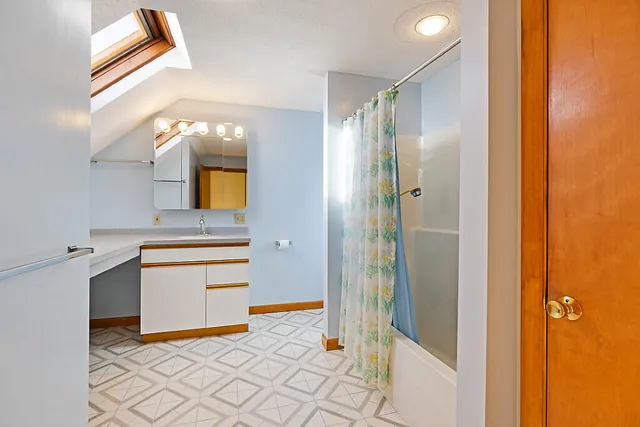 $649,000 | 9 Snug Harbor Road, Belgrade, ME 04917