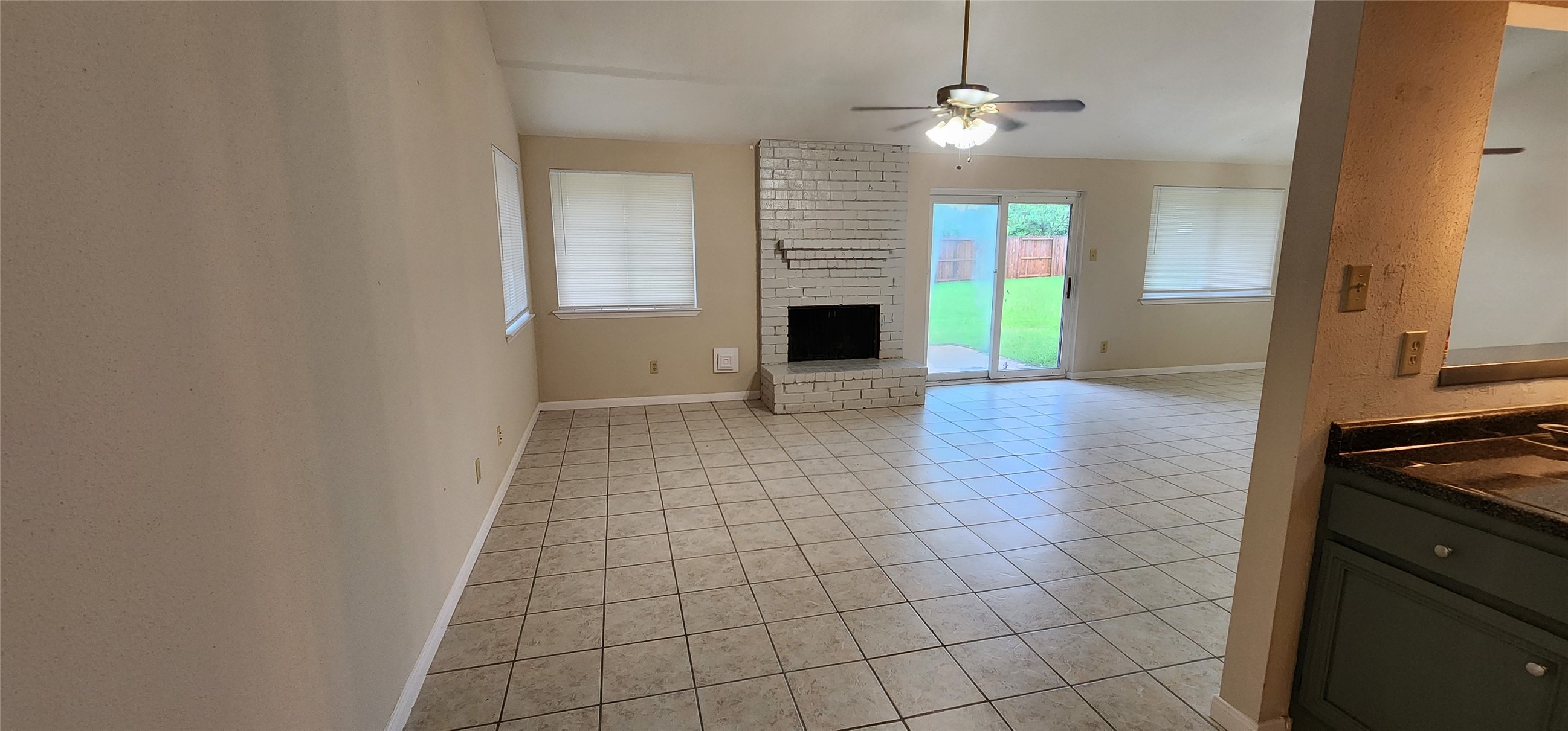 15215 Ensenada Drive Houston, TX 77083 - Photo 4 of 22 Breakfast Area