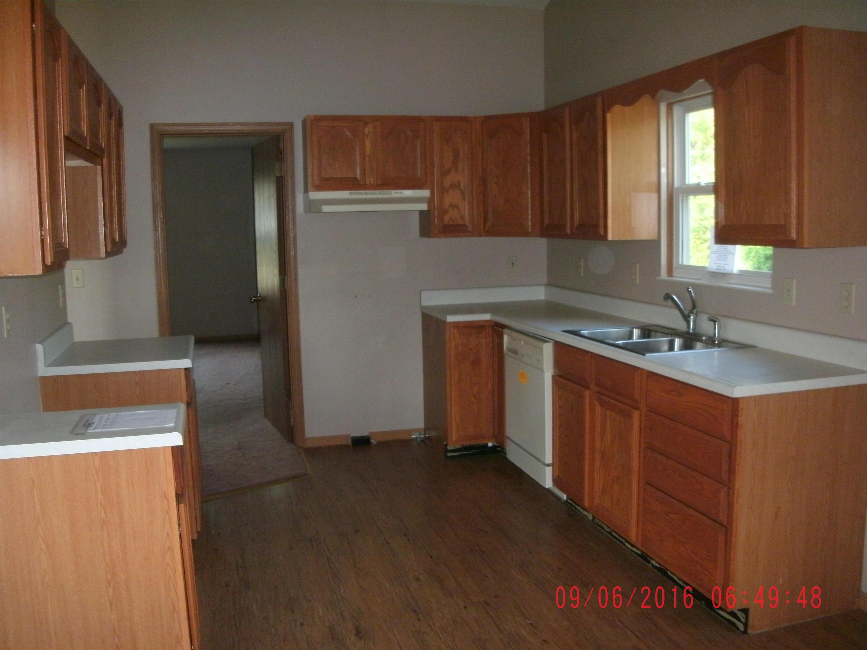 215 Blacks Road Pataskala, OH 43062 - Photo 7 of 14