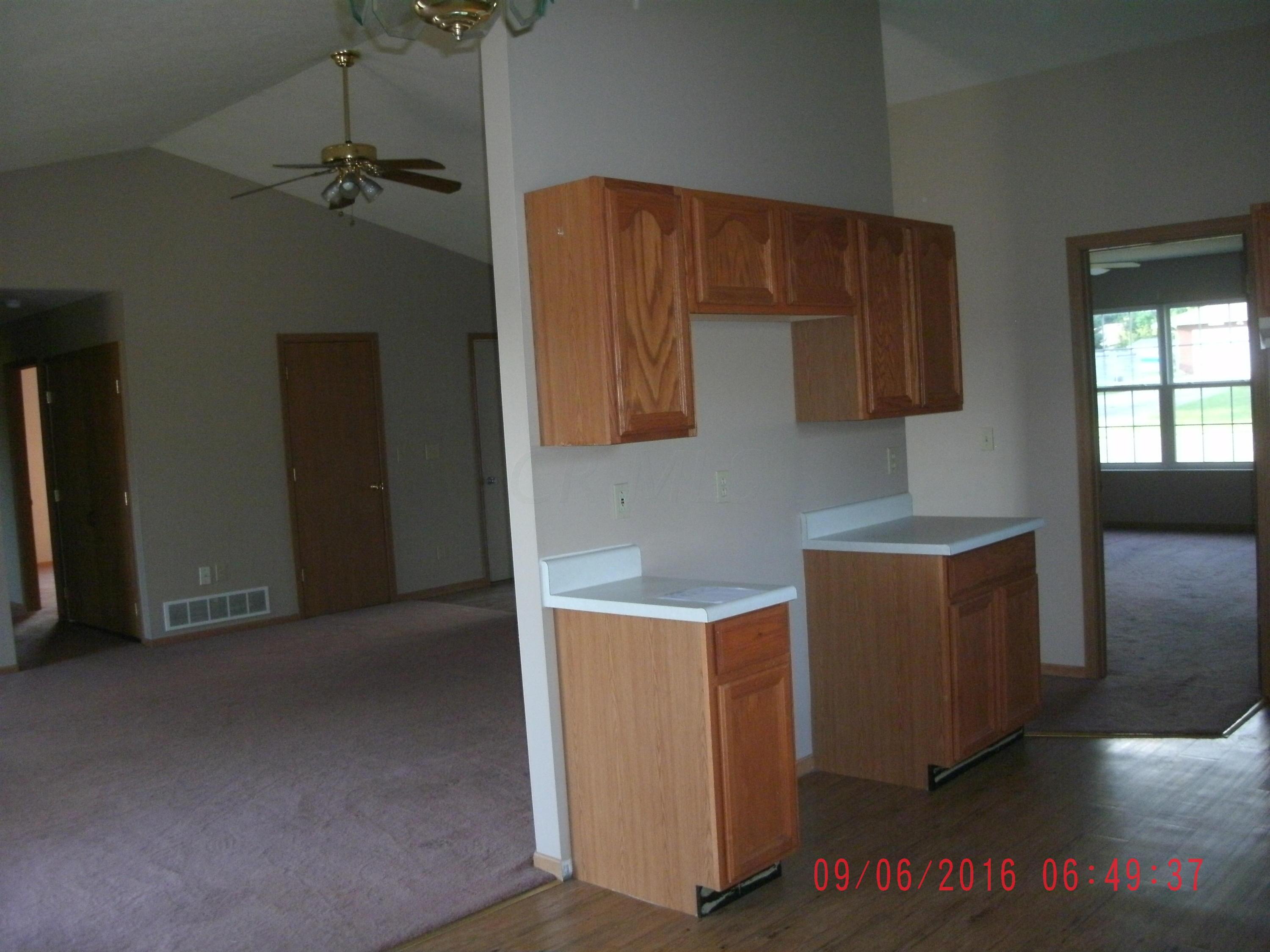 215 Blacks Road Pataskala, OH 43062 - Photo 8 of 14