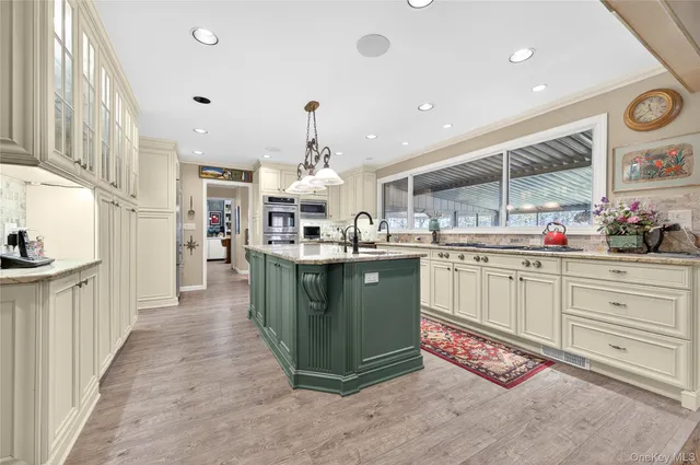 $1,988,000 | 300 Circle Road, Muttontown, NY 11791