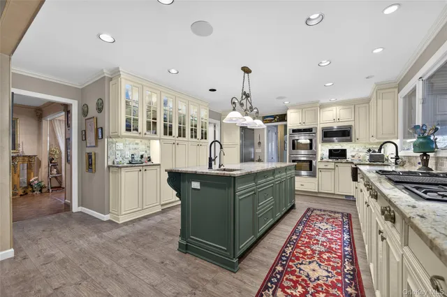 $1,988,000 | 300 Circle Road, Muttontown, NY 11791