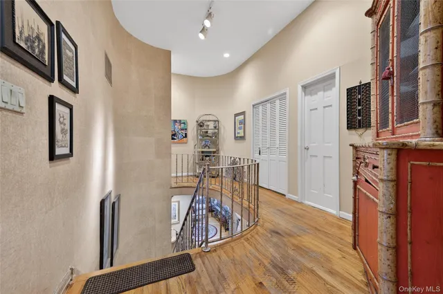 $1,988,000 | 300 Circle Road, Muttontown, NY 11791