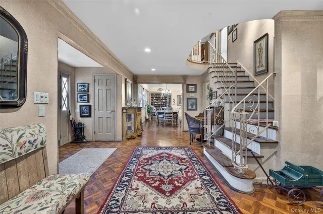 $1,988,000 | 300 Circle Road, Muttontown, NY 11791