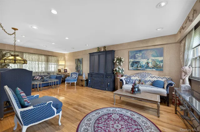 $1,988,000 | 300 Circle Road, Muttontown, NY 11791