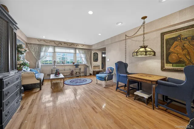 $1,988,000 | 300 Circle Road, Muttontown, NY 11791