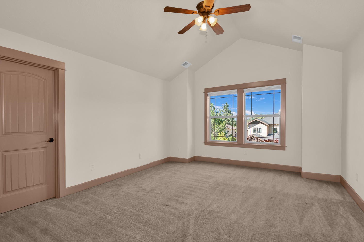 2470 Northwest Awbrey Road Bend, OR 97703 - Photo 13 of 28 14