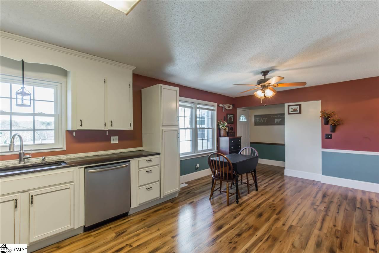 570 Underwood Road Campobello, SC 29322 - Photo 9 of 28