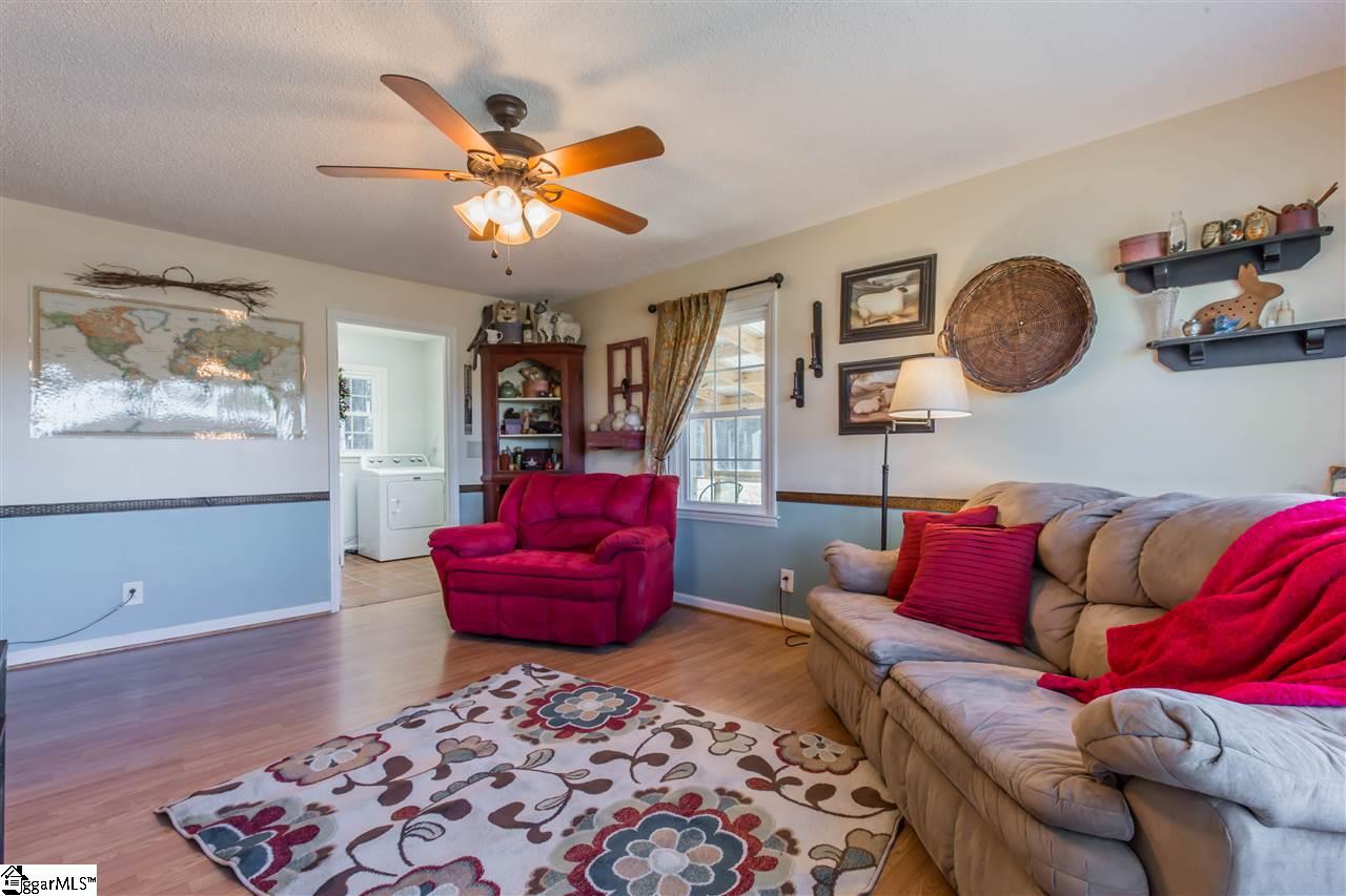 570 Underwood Road Campobello, SC 29322 - Photo 10 of 28