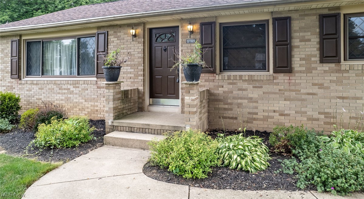 6105 Firestone Road Northeast Canton, OH 44721 - Photo 2 of 35 Gallery Image 2